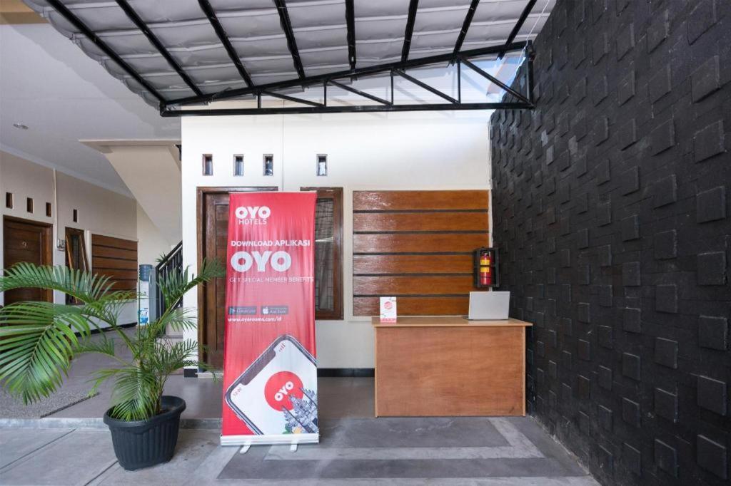 Oyo 1226 アル アブロール ホームステイ ジョグジャカルタ エクステリア 写真